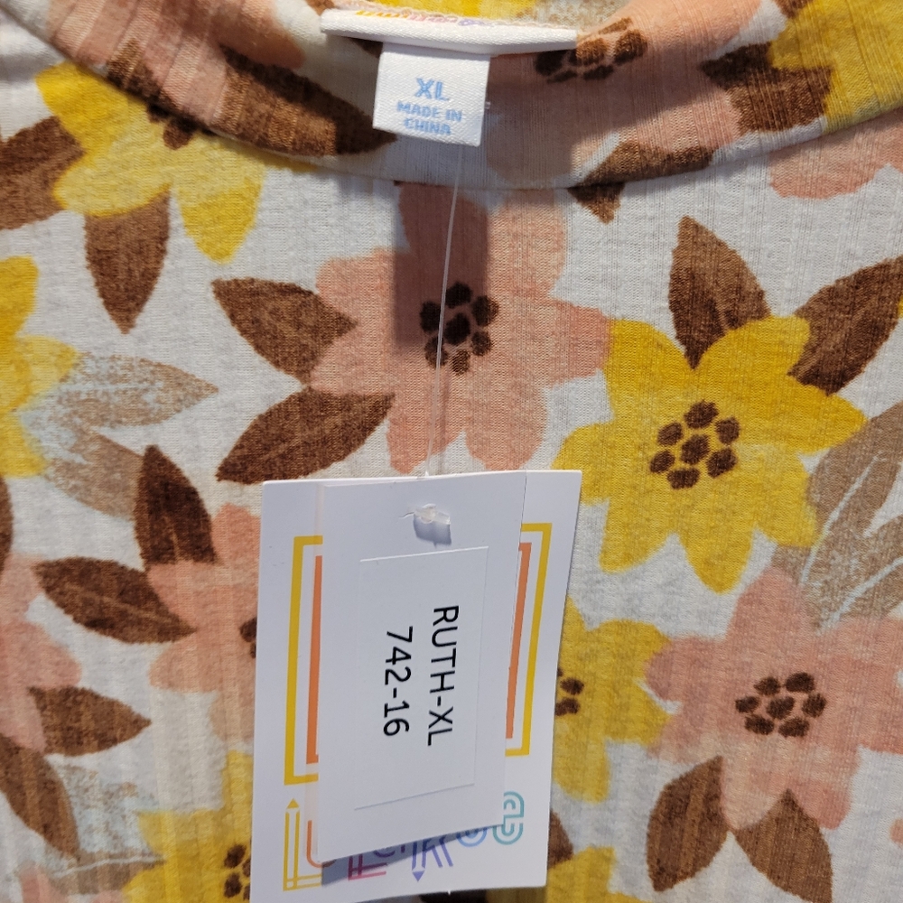 LulaRoe Ruth Top - Picture 2 of 4